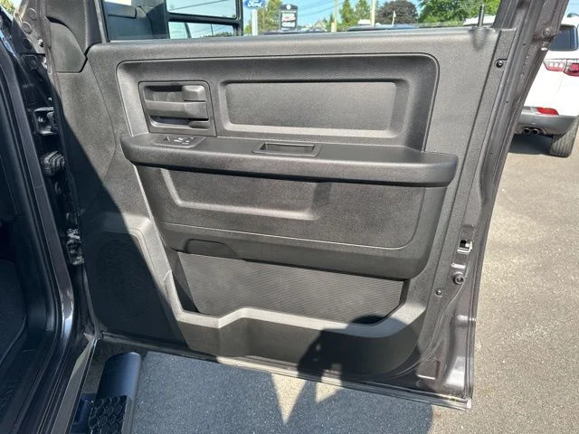 2025 RAM 2500 Tradesman - Photo 12