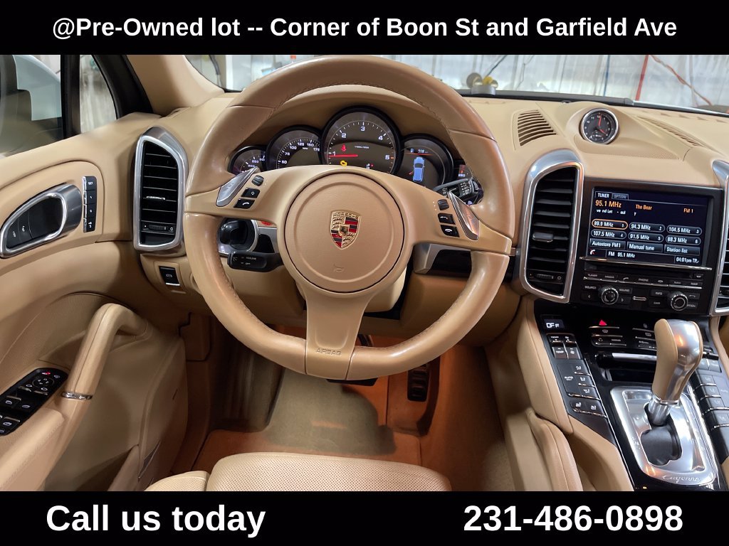 Used 2013  Porsche Diesel image 16