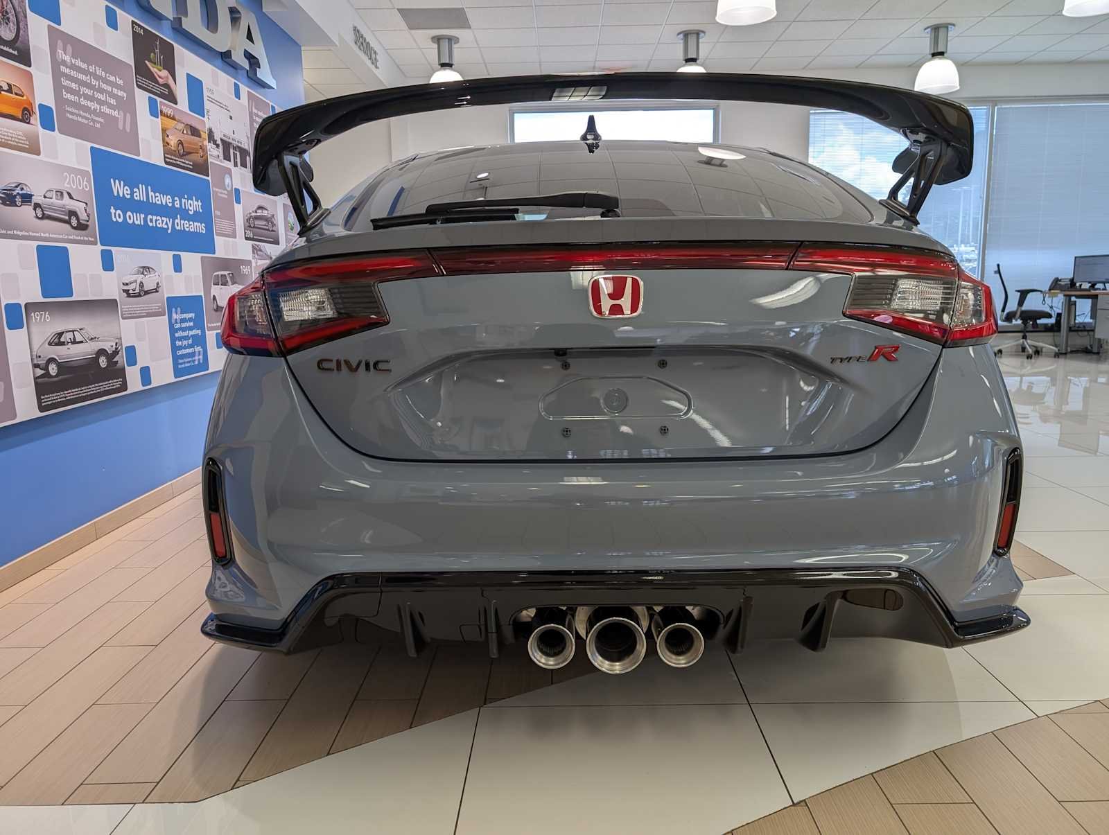 2025 Honda Civic Hatchback Type-R - Photo 9