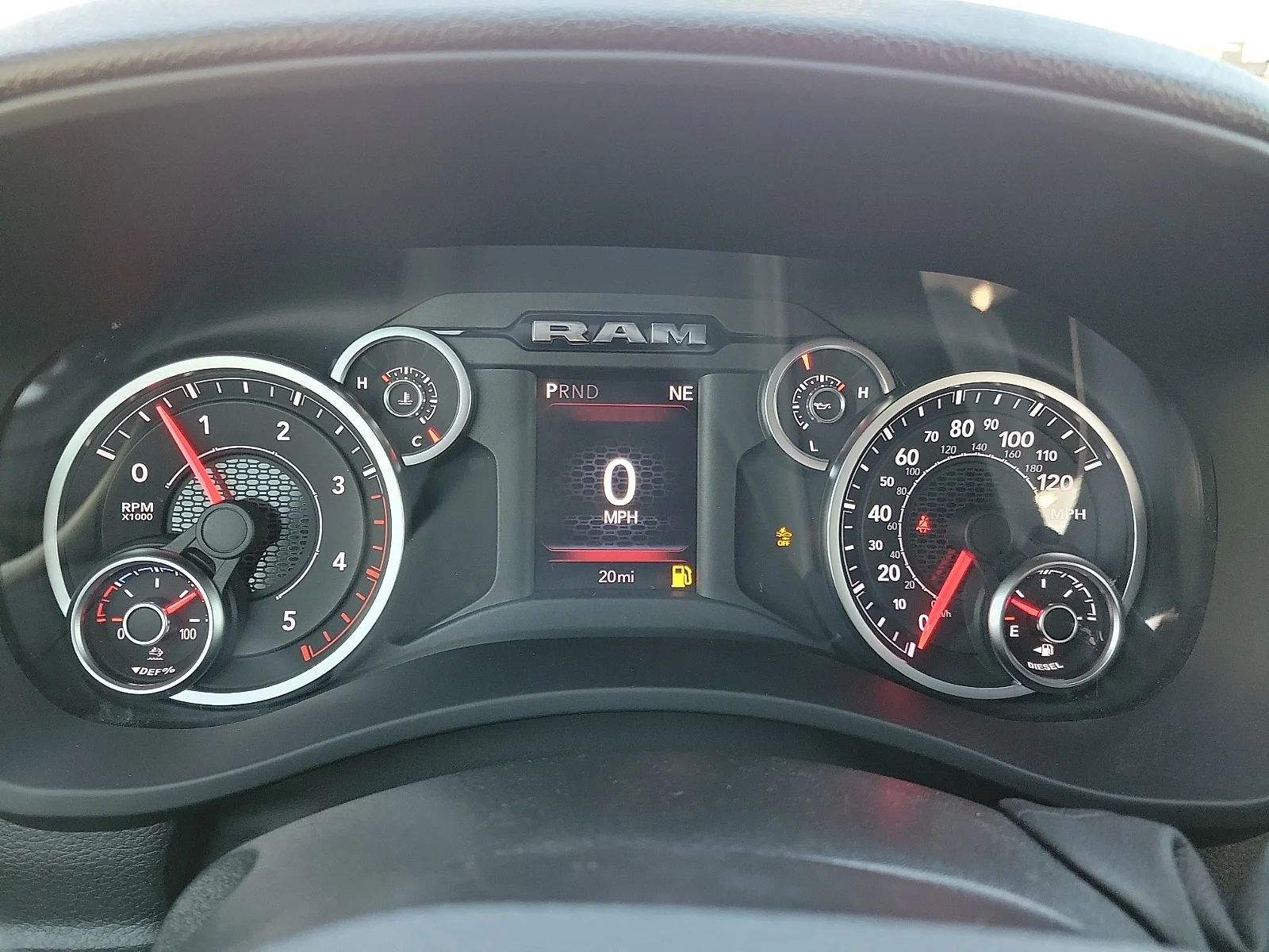 New 2026 PW7 Bright Whit Ram TRADESMAN CREW CAB 4X4 6