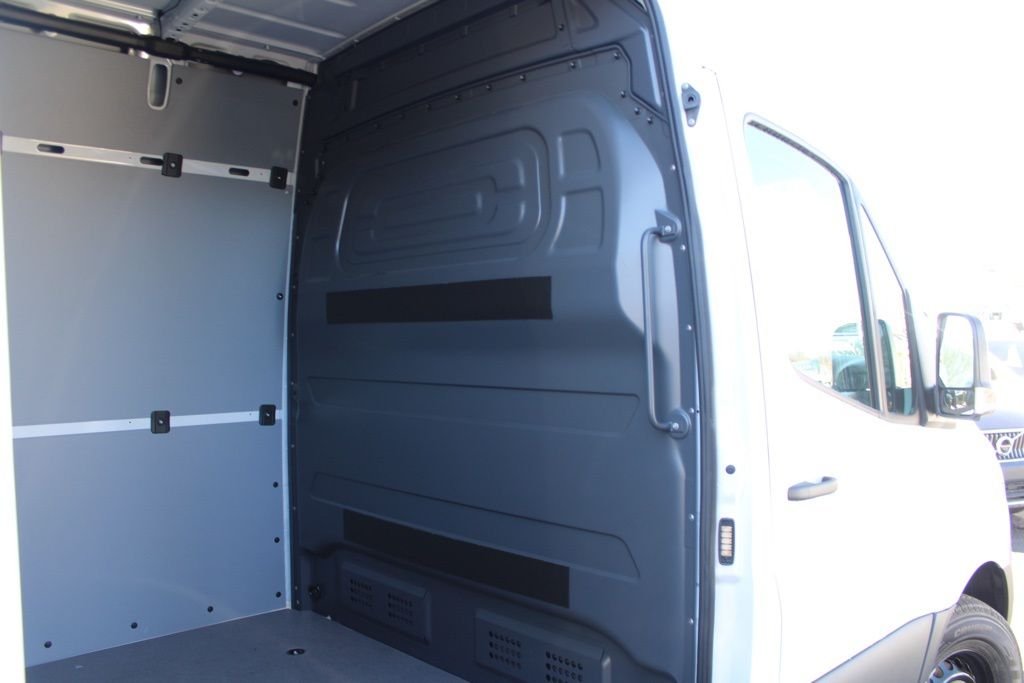 New 2026 Arctic White Mercedes-Benz Cargo 170 WB image 37