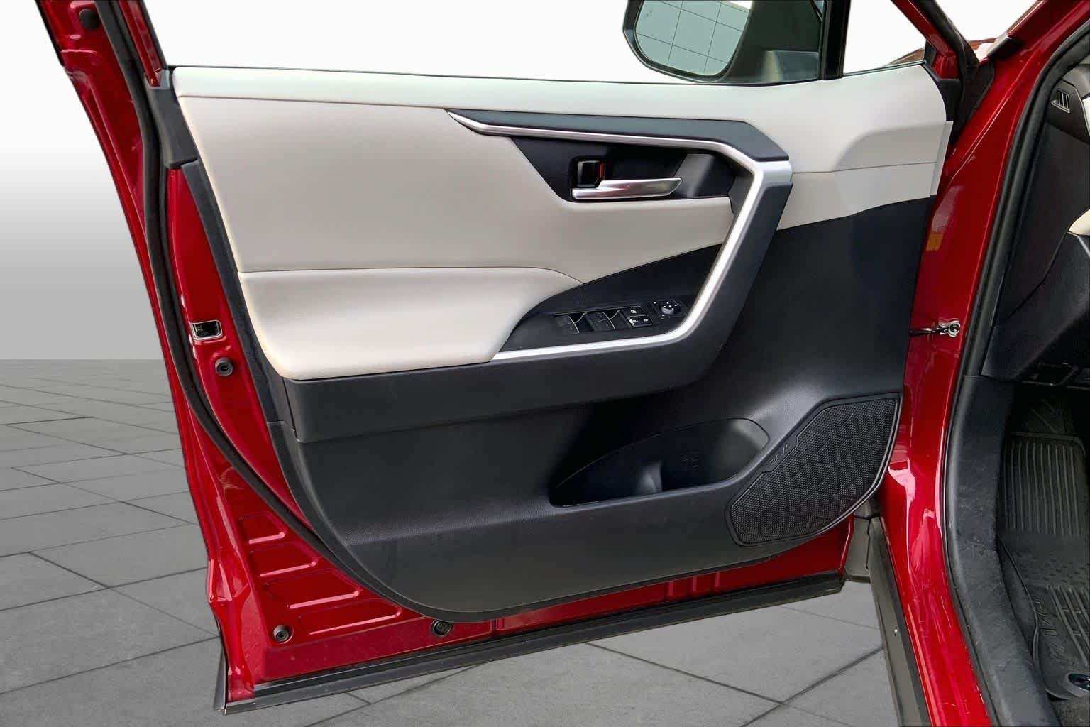 Used 2024 Ruby Flare Pearl Toyota XLE image 21