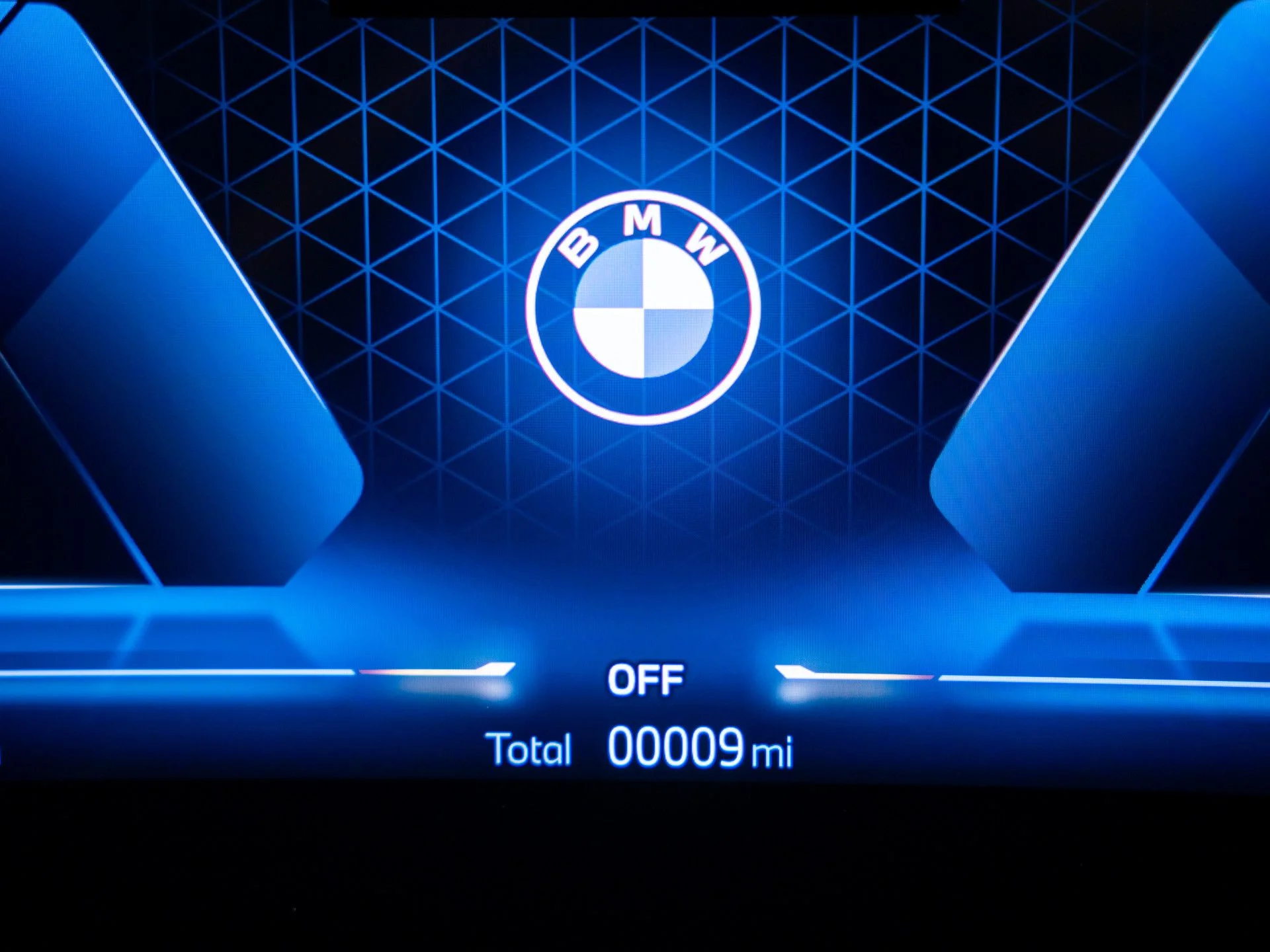 New 2026 White BMW xDrive28i image 23