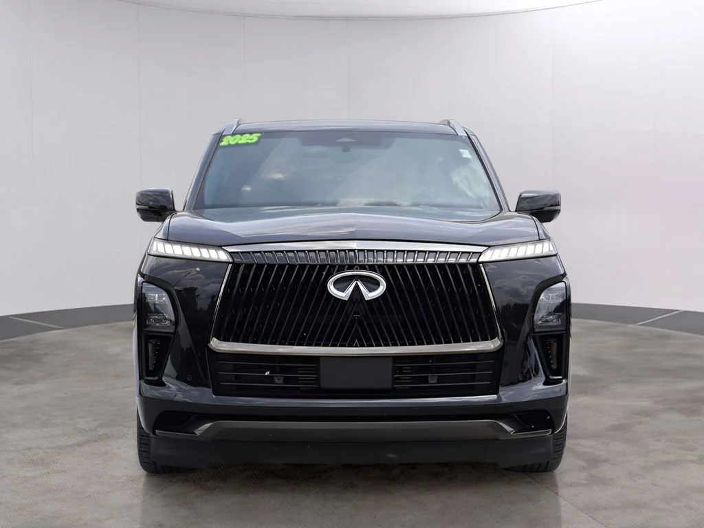 Used 2025 Mineral Black INFINITI AUTOGRAPH image 2