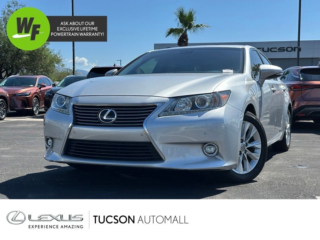 Used 2014 Silver Lexus 300h image 1