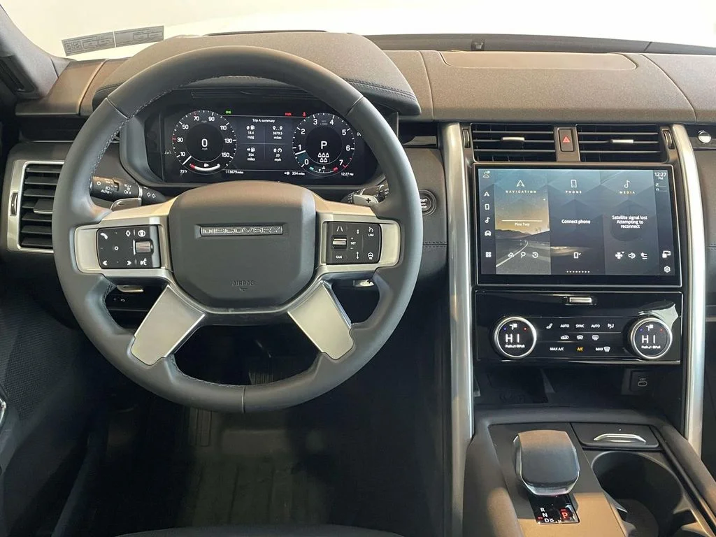 Used 2025 Fuji White Land Rover S image 25