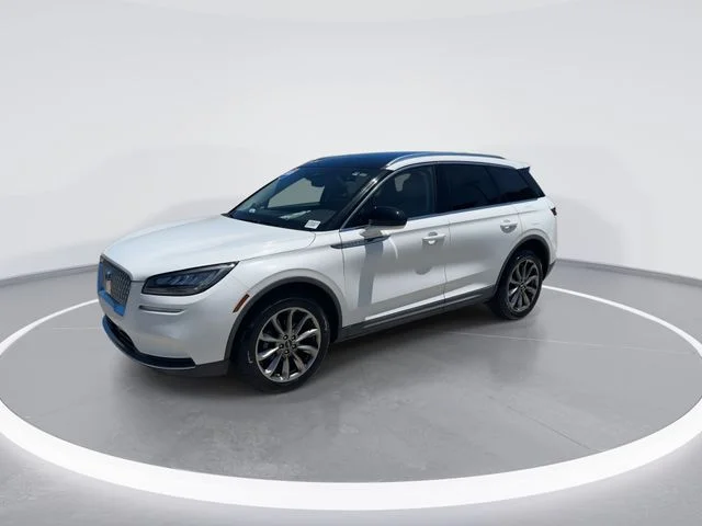 Used 2020 White Lincoln Standard image 3