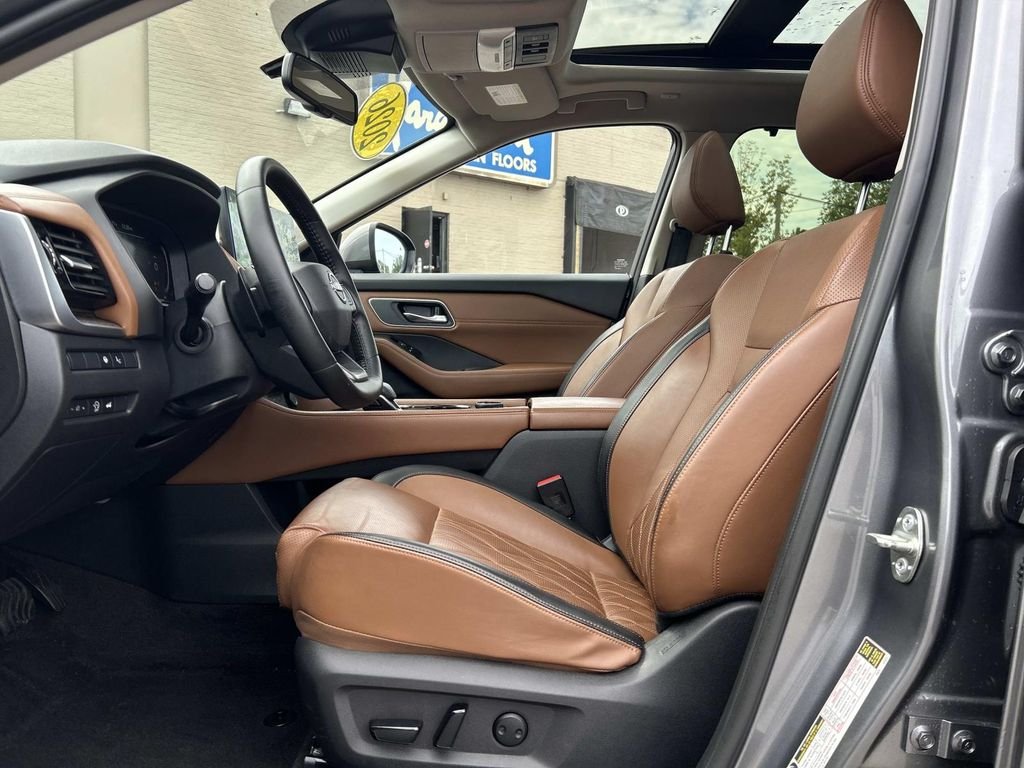 Used 2026 Gray Nissan Platinum image 15