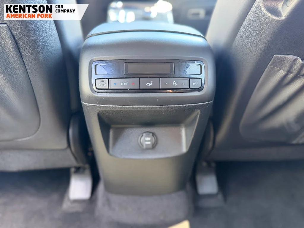 Used 2025 Silver Hyundai SEL image 29