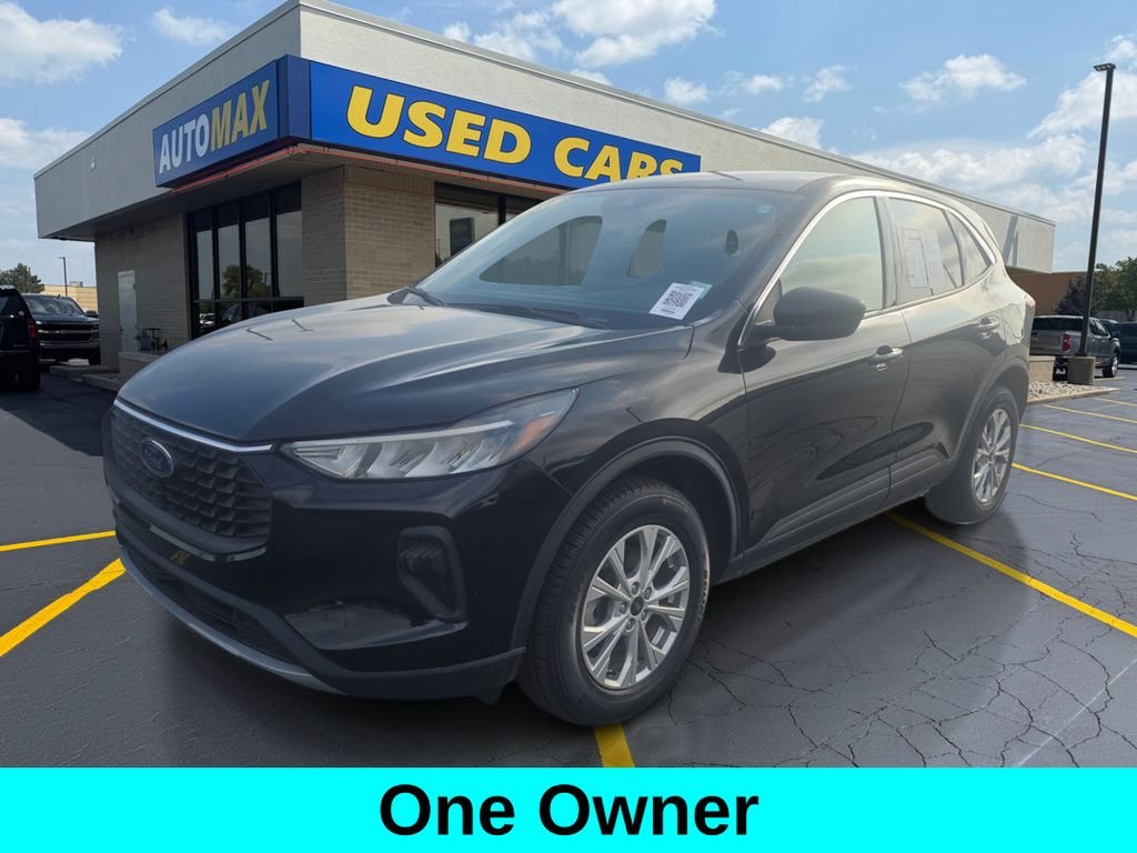 Used 2023 Black Metallic Ford Active image 1