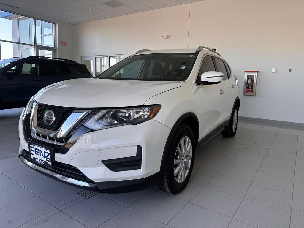 Used 2018 Nissan Rogue SV with VIN KNMAT2MV6JP500170 for sale in Rochester, Minnesota