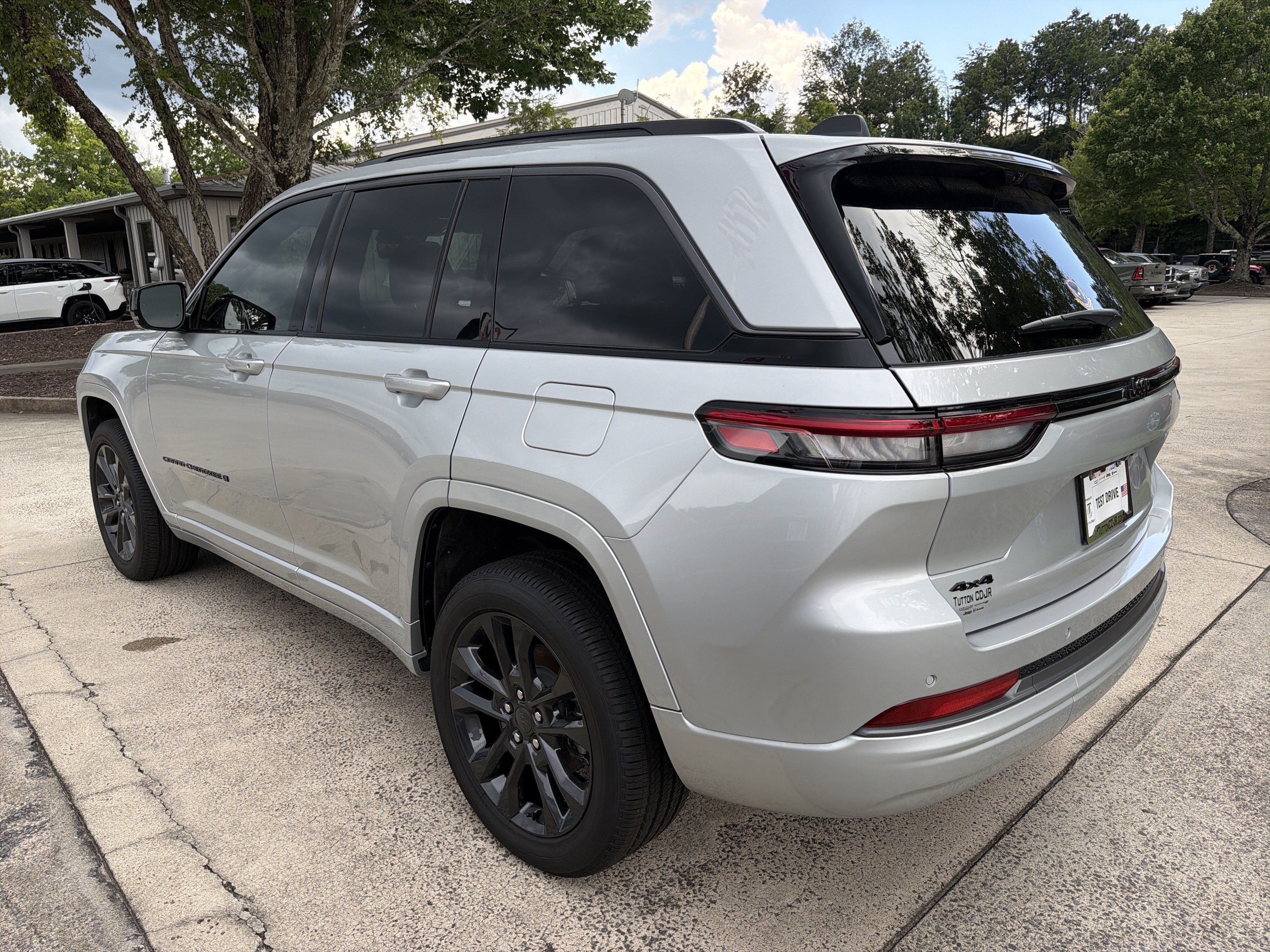 New 2026 Silver Zynith Jeep Limited Reserve image 5