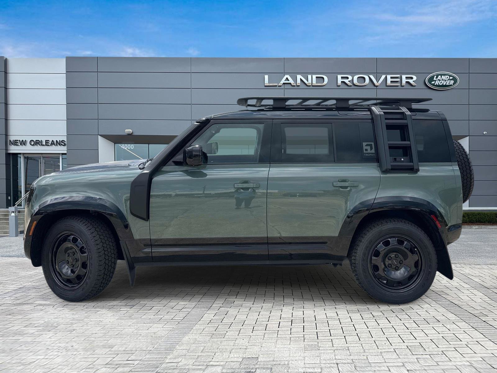 New 2026 Keswick Green Land Rover  image 2