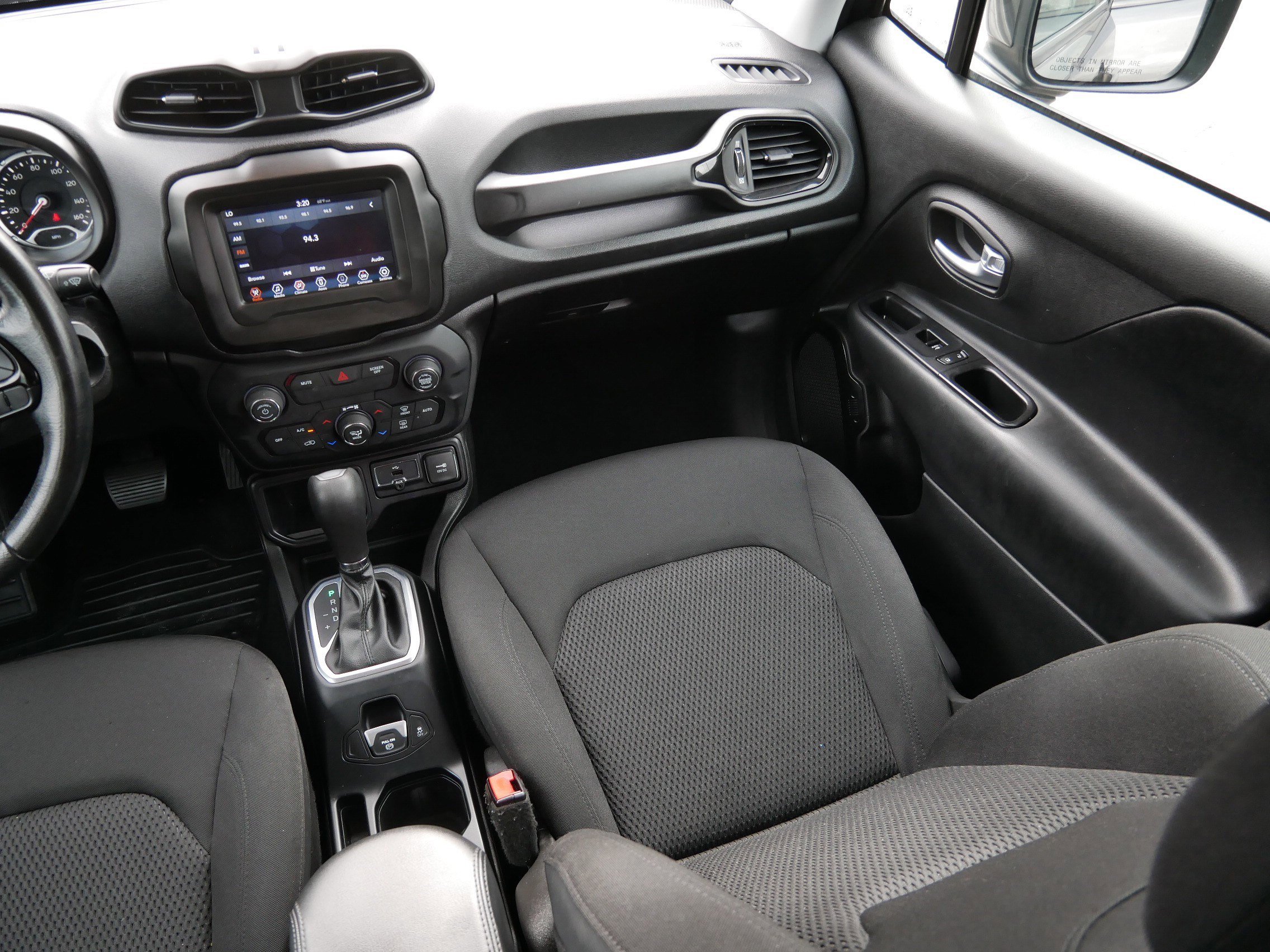 Used 2018 Granite Crystal Metallic Clearcoat Jeep Altitude image 11