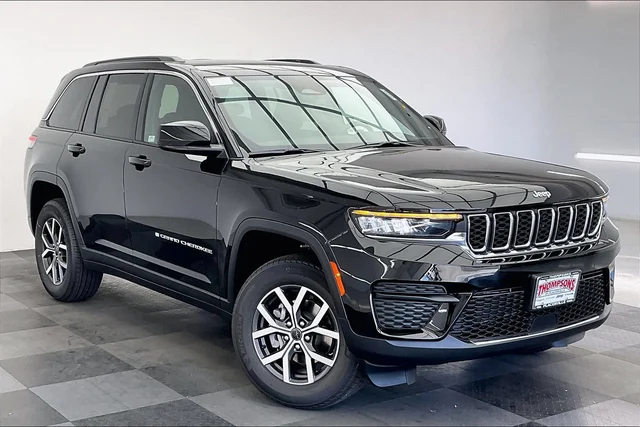 2027 Jeep Grand Cherokee Laredo X
