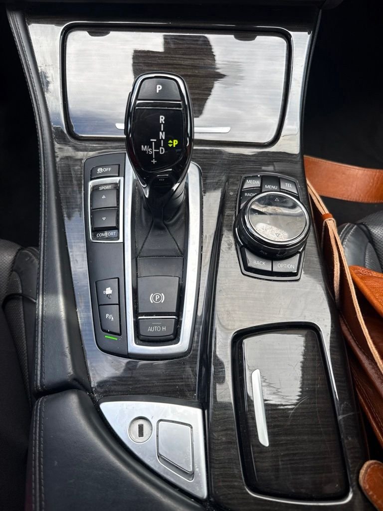 2016 BMW 5 Series 550i - Photo 15