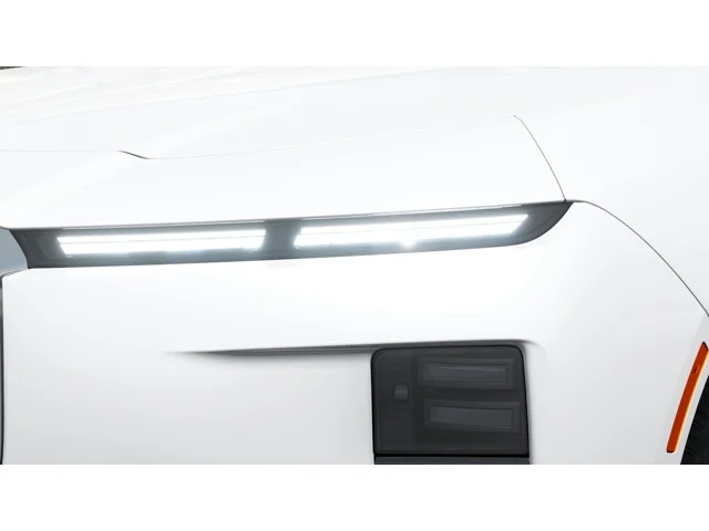 New 2027 Mineral White Metallic BMW 740i xDrive image 6