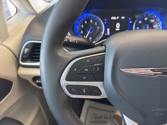 Used 2023 White Chrysler LX image 30