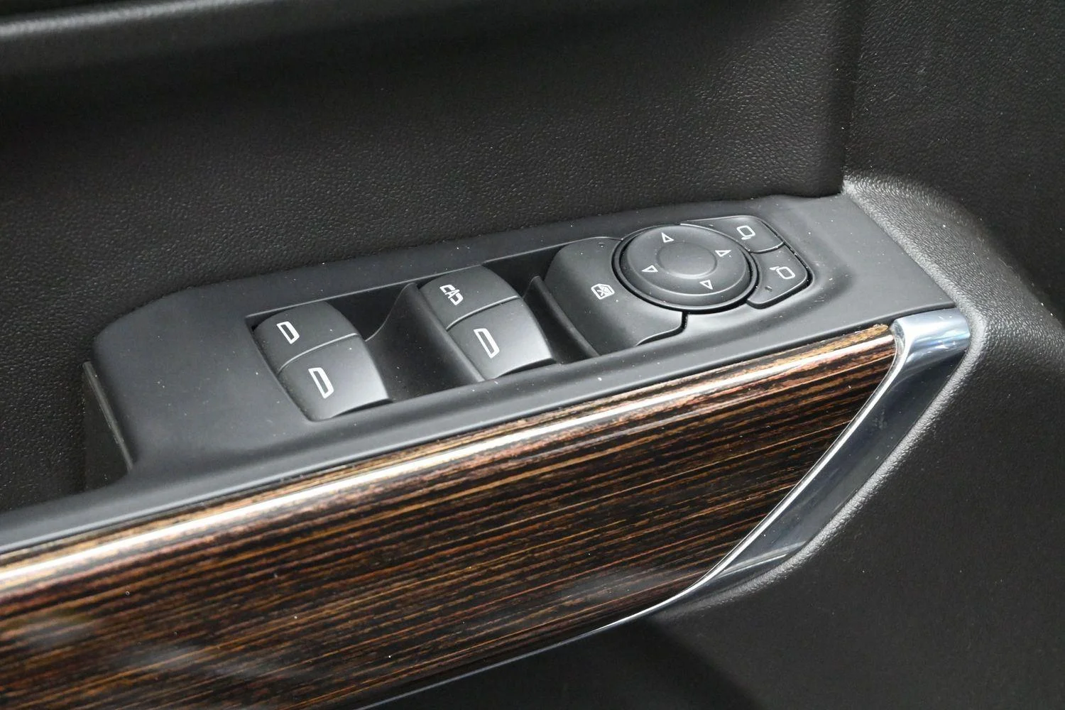 Used 2020 Onyx Black GMC Elevation image 11
