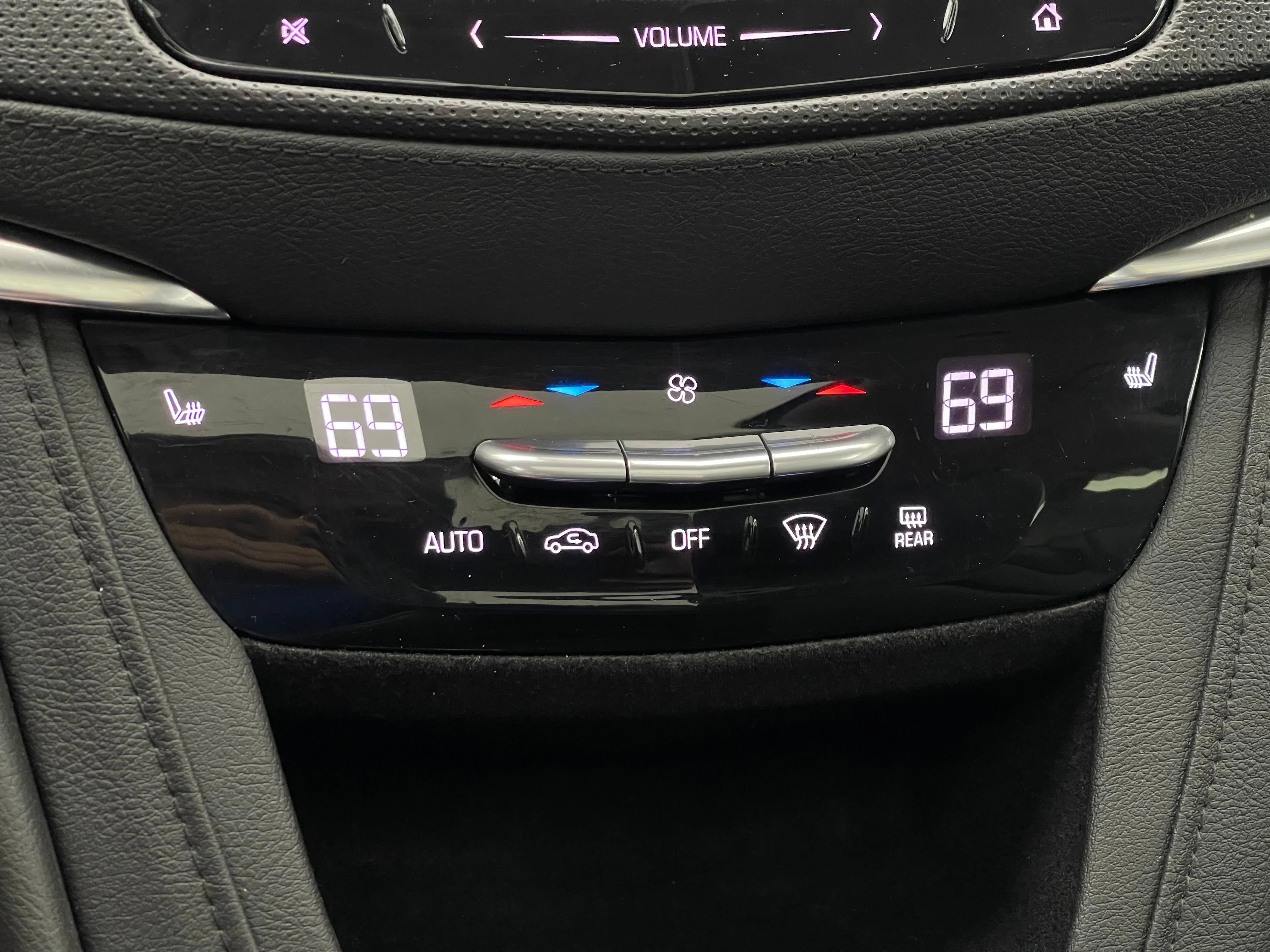 Used 2017 STELLAR BLACK METALLIC Cadillac Luxury AWD image 28