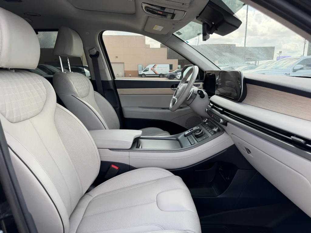 Used 2024 Abyss Black Pearl Hyundai Limited image 11