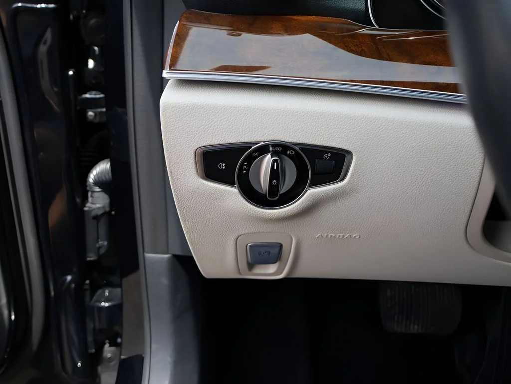 Used 2019 Black Mercedes-Benz E 300 image 37