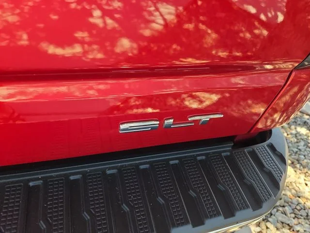 Used 2025 Red GMC SLT image 25