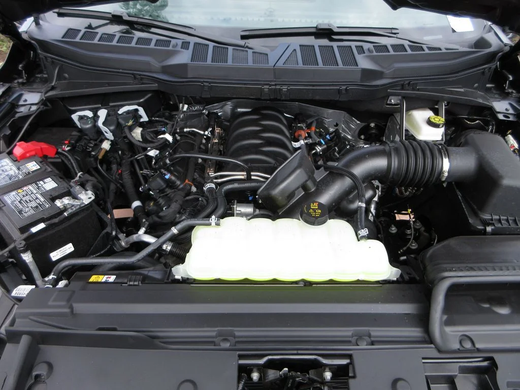New 2026 Carbonized Gray Metallic Ford Lariat image 29
