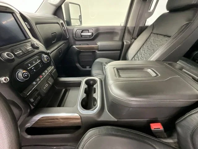 Used 2021 White Chevrolet LT image 18