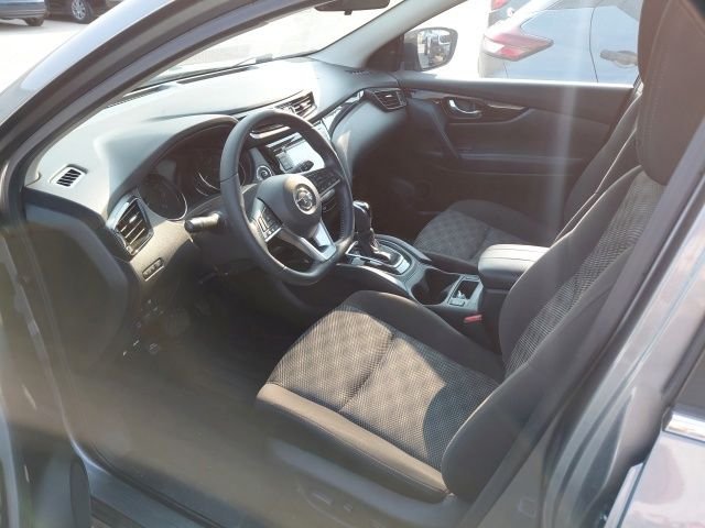Used 2021 Gray Nissan SV image 6