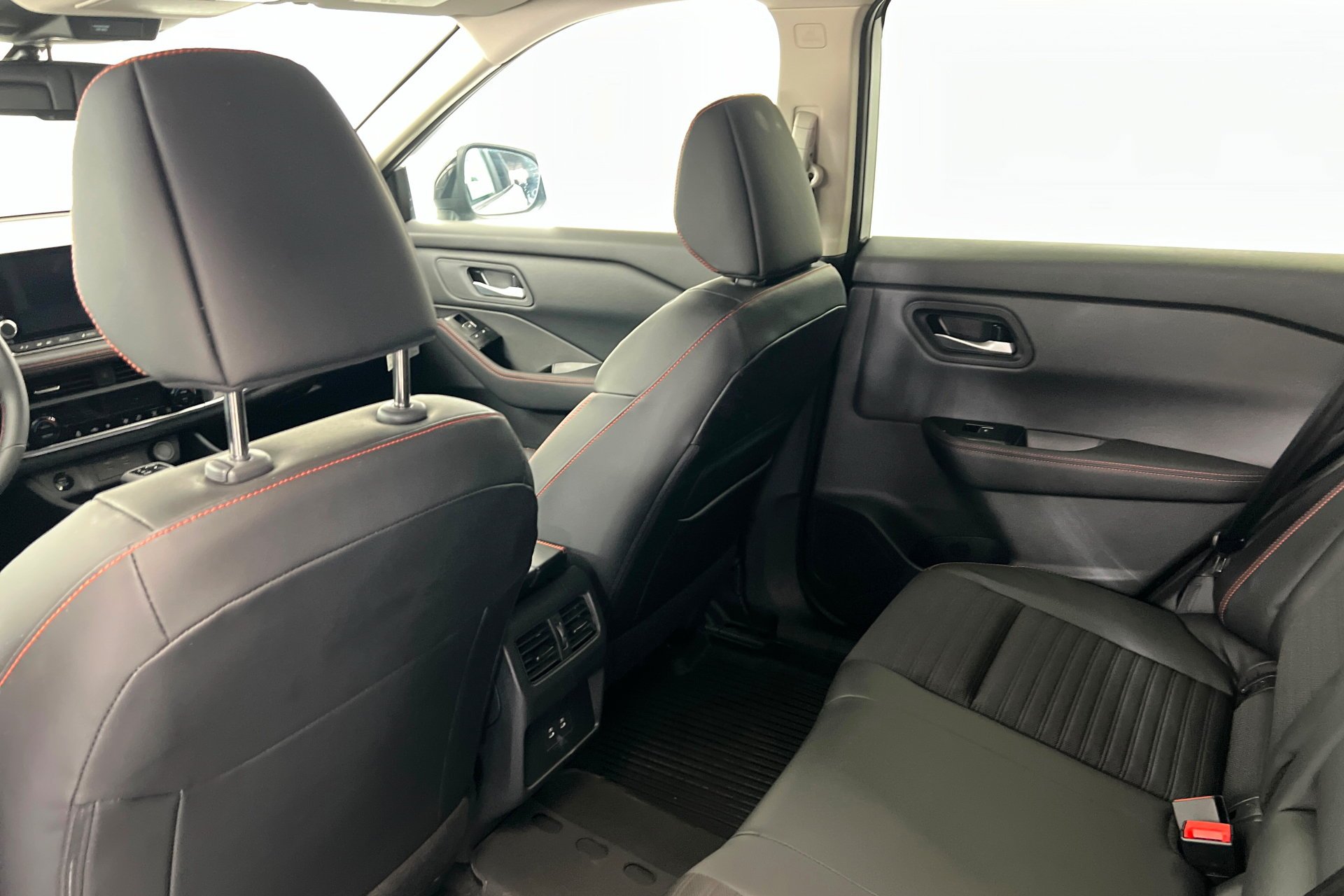 New 2026 Everest White Pearl TriCoat Nissan Rock Creek® image 20