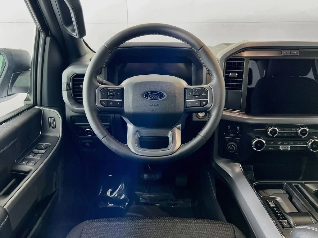 New 2026 Oxford White Ford XLT image 23