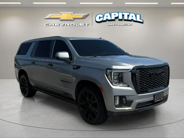 Used 2023 Silver GMC Denali image 7