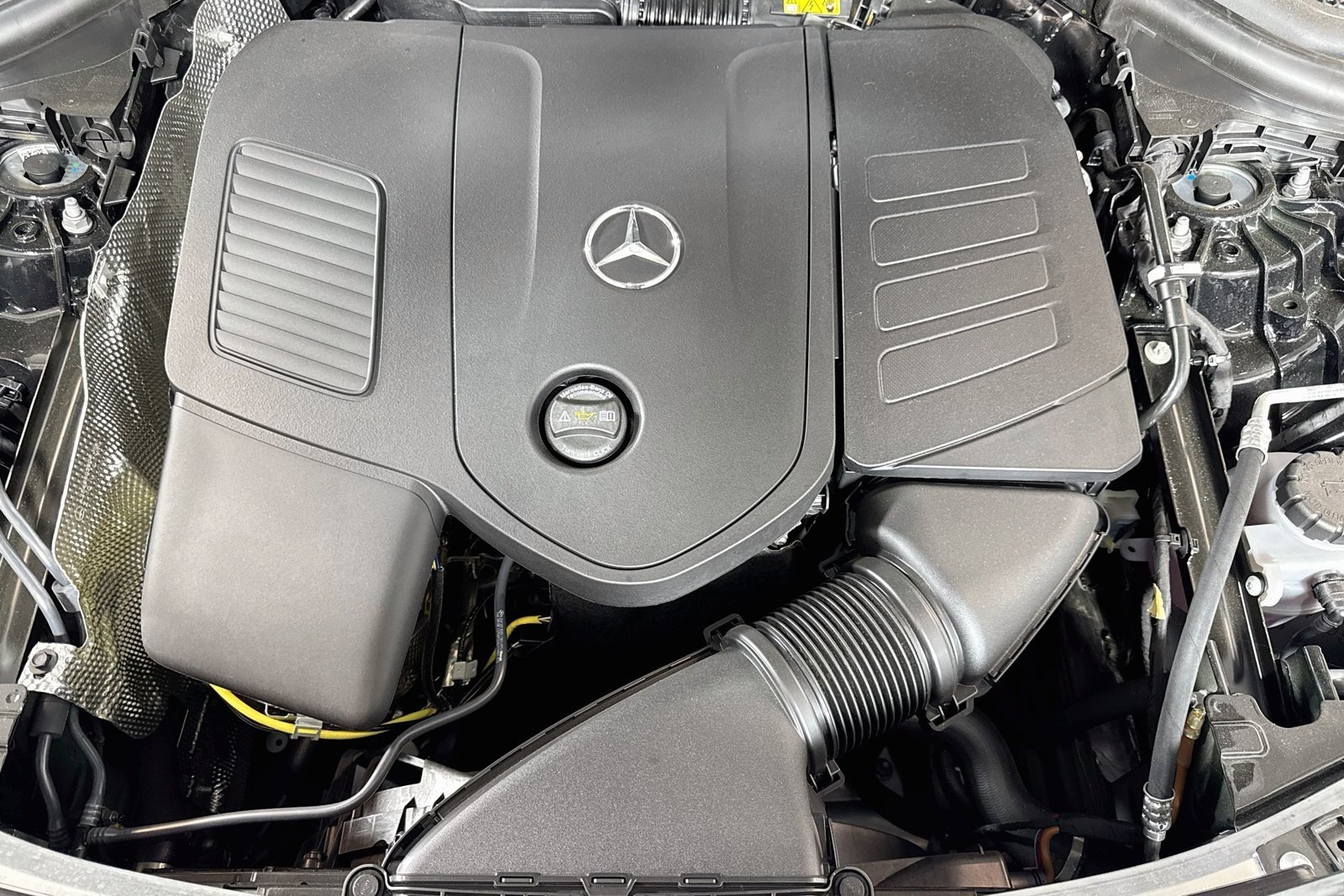 New 2026 Black Mercedes-Benz GLC 300 image 28