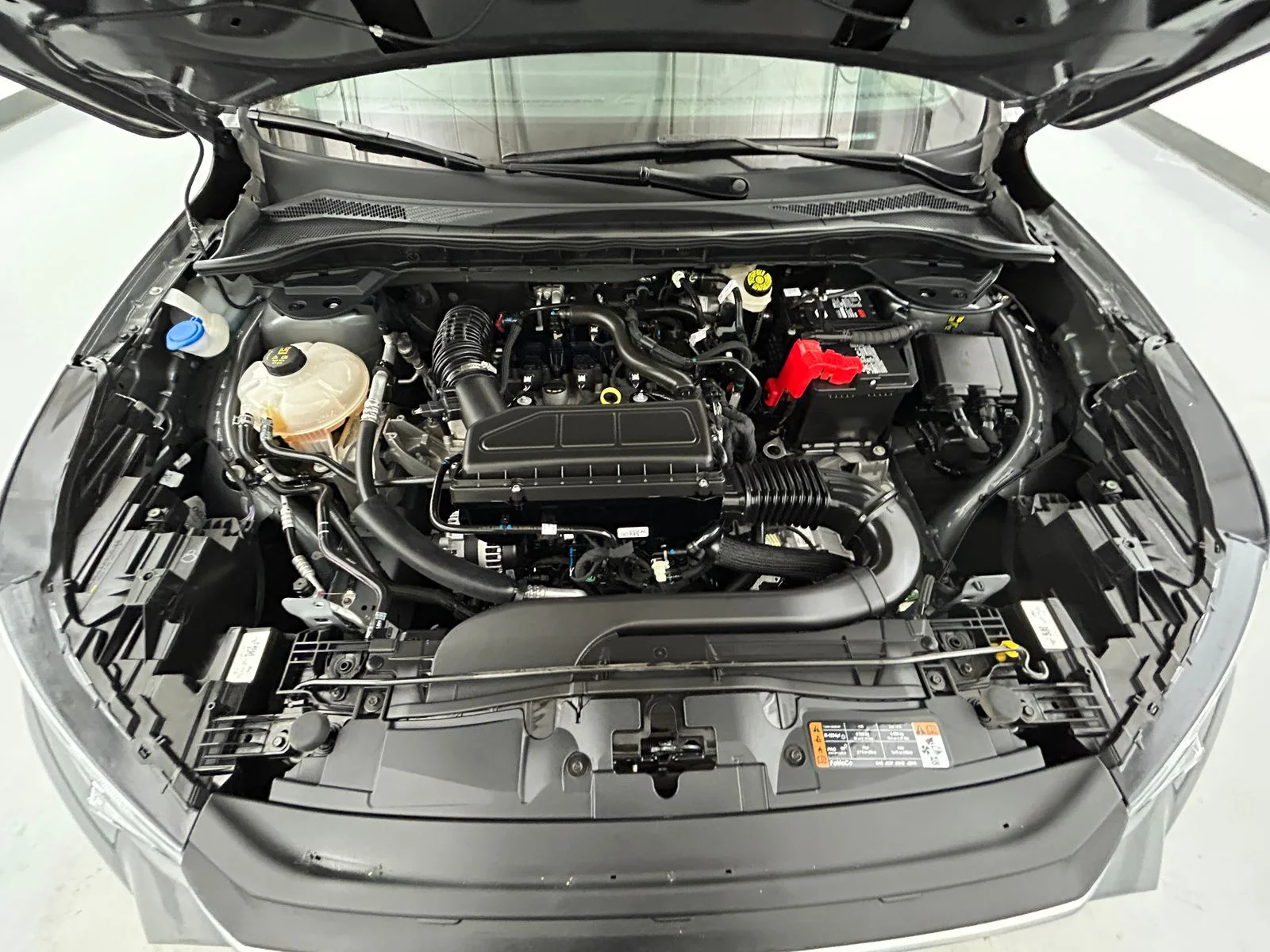Used 2023 Gray Ford Active image 25