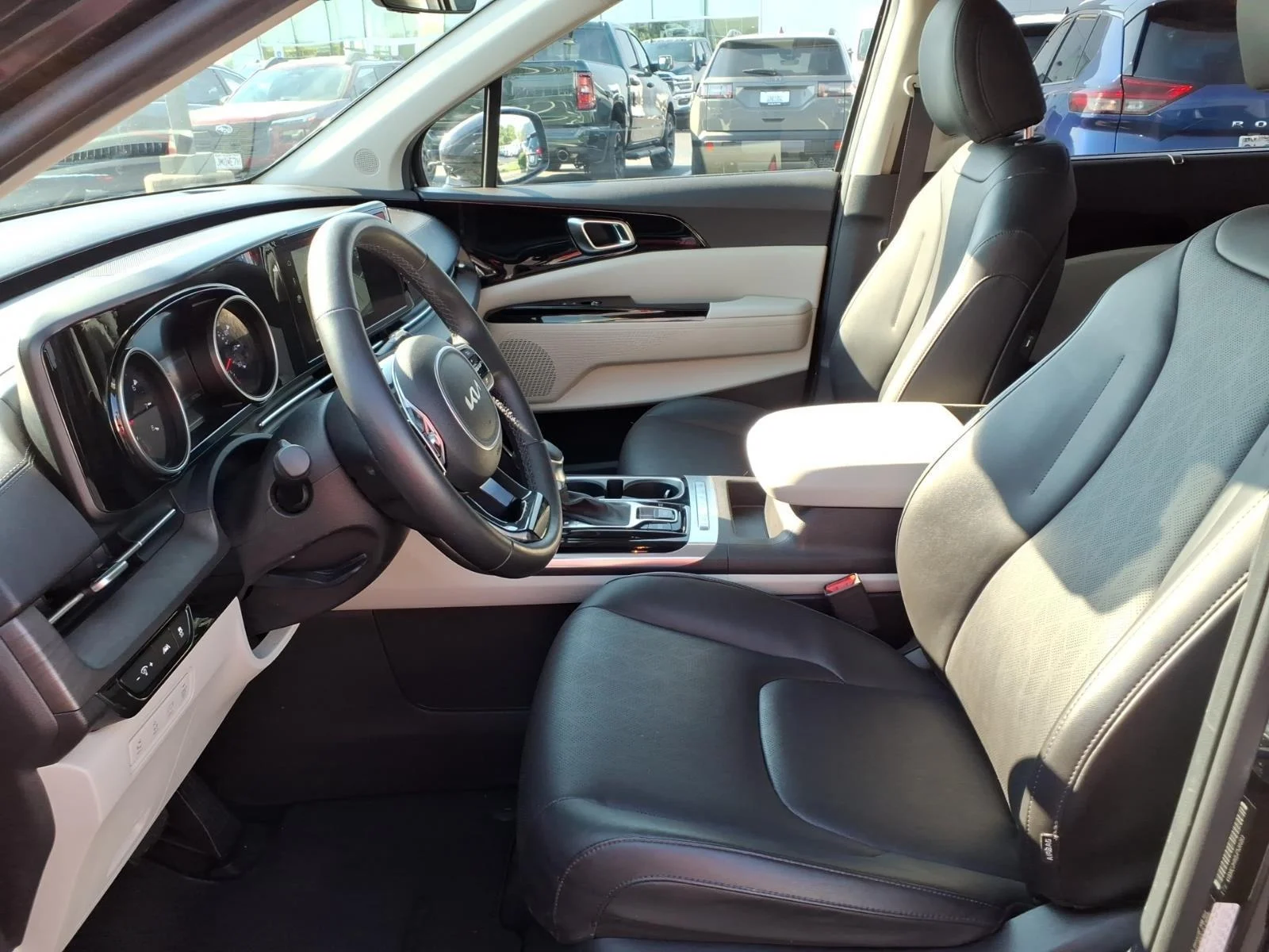 Used 2023 Panthera Metal Kia EX image 26