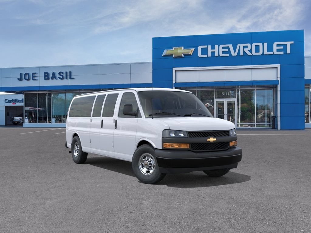 2026 Chevrolet Express 3500 LS Extended's photo
