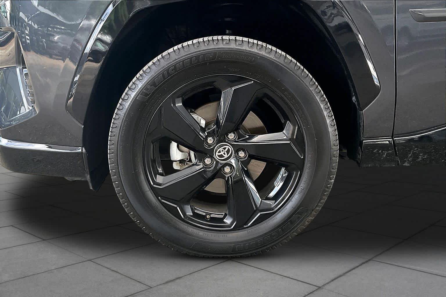 2021 Toyota RAV4 XSE - Photo 11