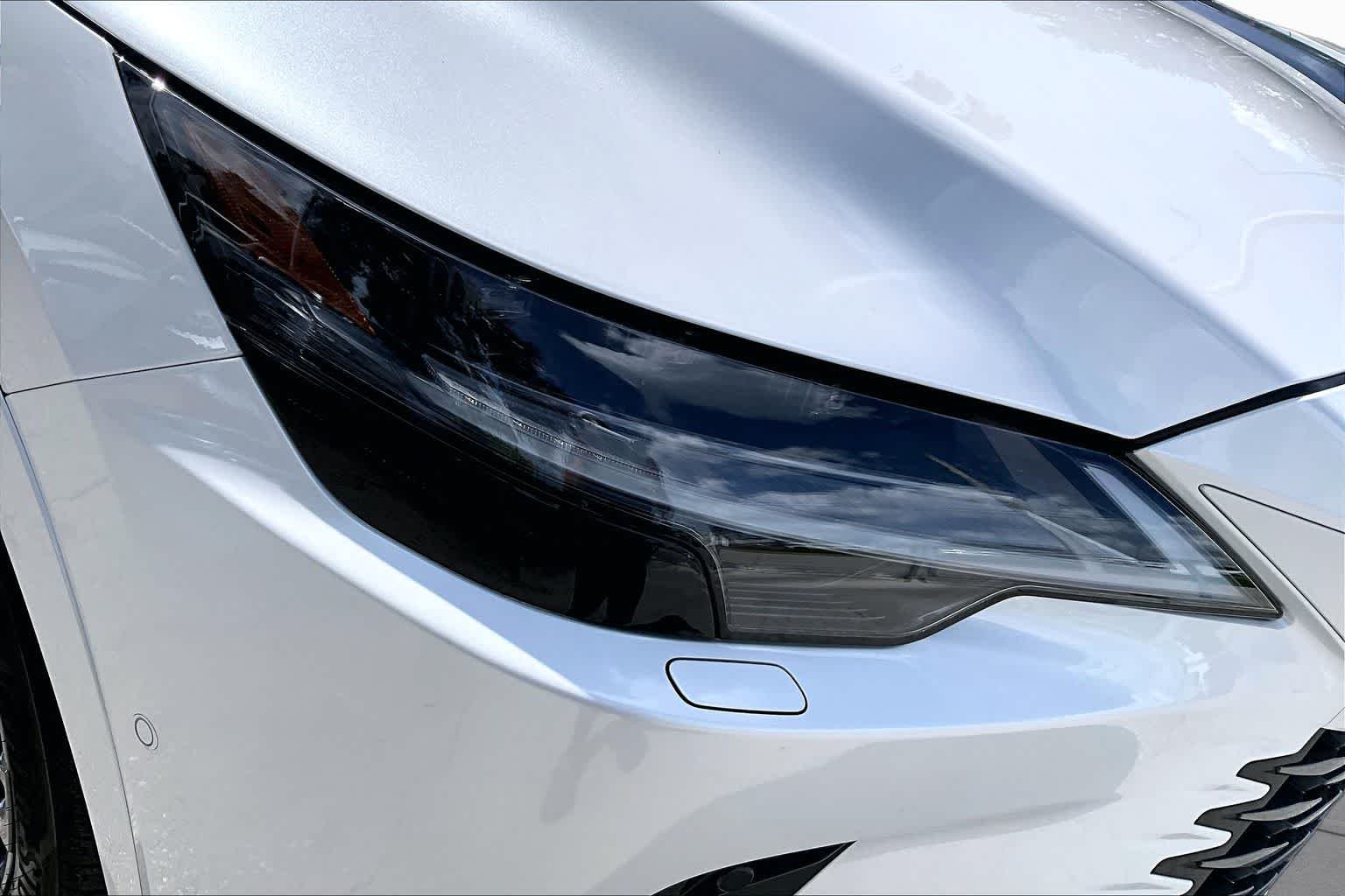 Used 2024 Eminent White Pearl Lexus Luxury image 28