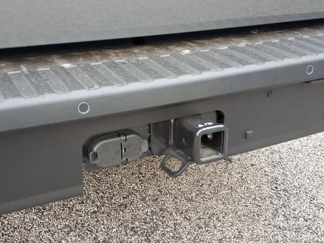New 2026 Carbonized Gray Metallic Ford XLT image 6