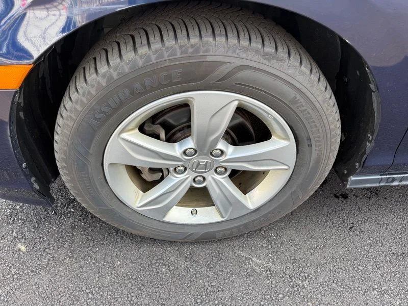 Used 2018  Honda EX image 10
