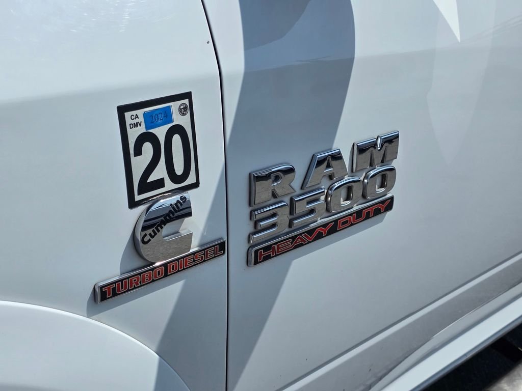 Used 2018 White Ram Laramie image 12