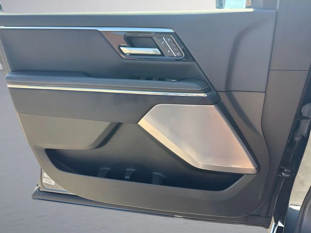 Used 2025 Blue GMC Denali image 18