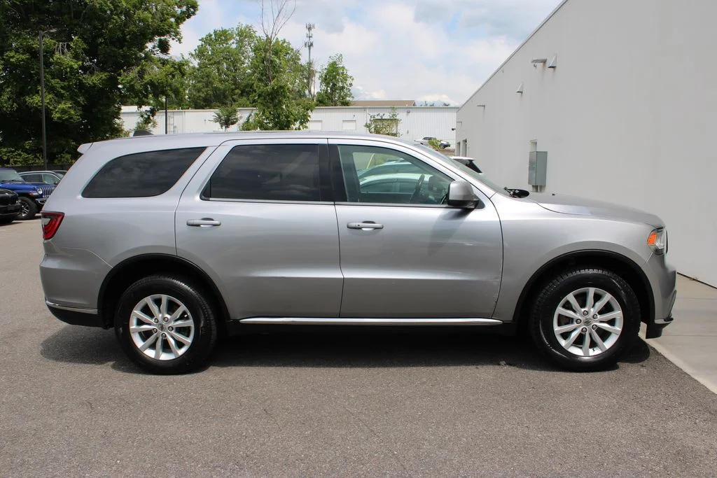 Used 2019 Billet Clearcoat Dodge SXT image 32