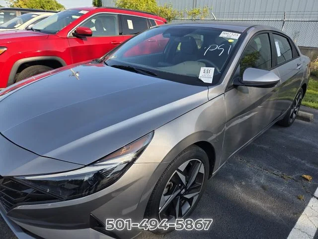 Used 2023 Silver Hyundai SEL image 10