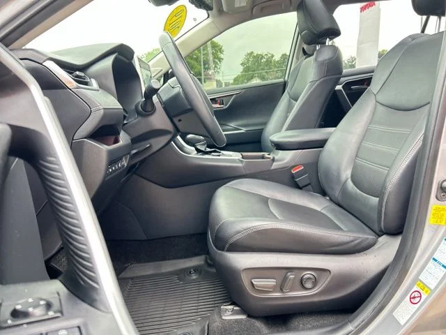 Used 2019 Silver Sky Metallic Toyota Limited image 31