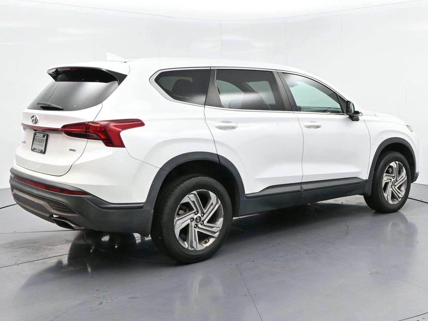 Used 2022 Quartz White Hyundai SE image 7