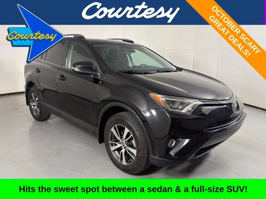 Used 2018 Black Toyota XLE image 1