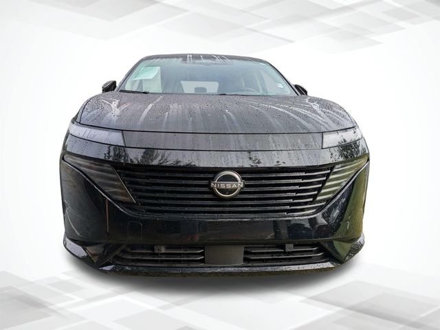Used 2025 Black Nissan Platinum image 2