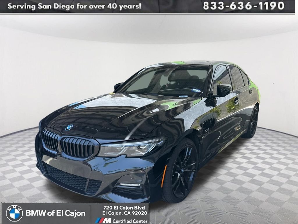 2022 BMW 3 Series 330e Sedan's photo